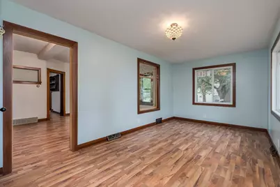 303 Broadway, Hanska, MN 56041 - Photo 7