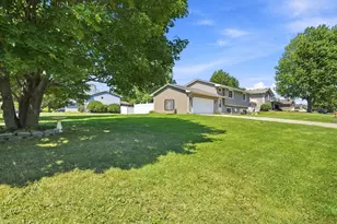 2201 Kessler Ln, Chaska, MN 55318 - Photo 31