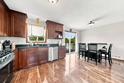2201 Kessler Lane, Chaska, MN 55318 - Photo 3