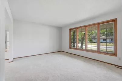 454 Oday Street S, Maplewood, MN 55119 - Photo 7