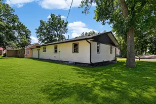 285 W 1st St, Rush City, MN 55069 - Photo 3