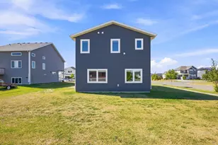 1102 Lilac Ln, Moorhead, MN 56560 - Photo 35