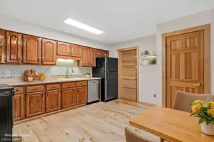 7688 Dunmore Rd, Woodbury, MN 55125 - Photo 9