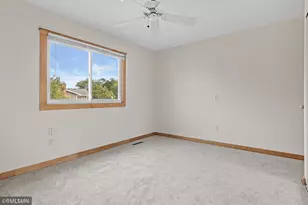 7688 Dunmore Rd, Woodbury, MN 55125 - Photo 23