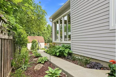 3410 Zenith Avenue N, Robbinsdale, MN 55422 - Photo 75
