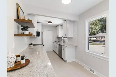 2910 Pennsylvania Avenue S, Saint Louis Park, MN 55426 - Photo 7