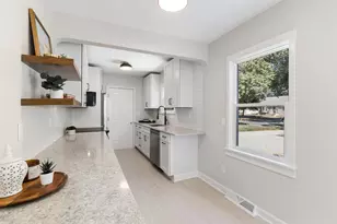2910 Pennsylvania Ave S, Saint Louis Park, MN 55426 - Photo 7
