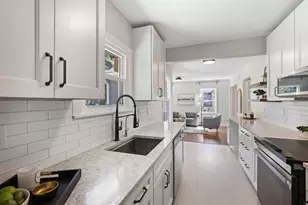 2910 Pennsylvania Ave S, Saint Louis Park, MN 55426 - Photo 9