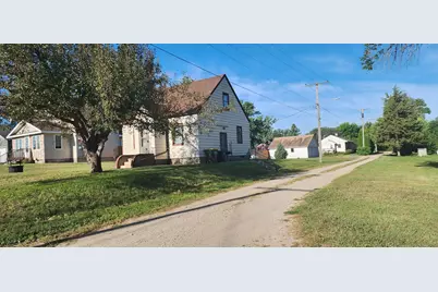 400 Short Line Avenue, Sunburg, MN 56289 - Photo 1
