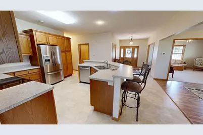 2858 9th Avenue SE, Willmar, MN 56201 - Photo 5