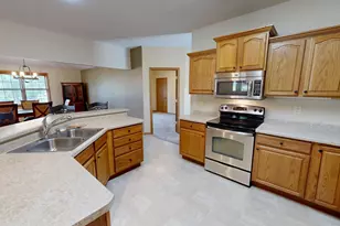2858 9th Ave SE, Willmar, MN 56201 - Photo 7