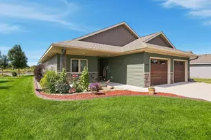 3049 Nottingham Rd S, Saint Cloud, MN 56301 - Photo 1
