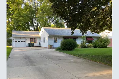 912 13th Avenue SW, Willmar, MN 56201 - Photo 1