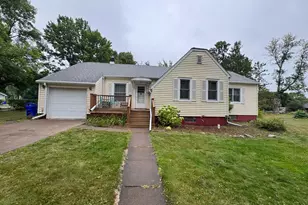 421 1st St, Moose Lake, MN 55767 - Photo 1
