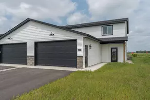 3121 Scotch Ln, Mankato, MN 56001 - Photo 1