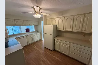 2679 Albion Avenue #203, Fairmont, MN 56031 - Photo 3