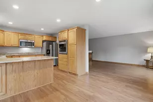 2704 13th Ave NW, Willmar, MN 56201 - Photo 7