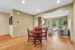 10733 Falling Water Ln, Woodbury, MN 55129 - Photo 5