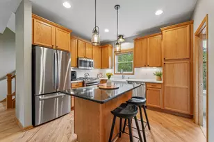 10733 Falling Water Ln, Woodbury, MN 55129 - Photo 9