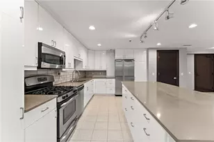 214 4th St E, Saint Paul, MN 55101 - Photo 5