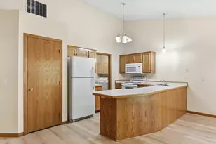 614 Golden Gate Ln, Winsted, MN 55395 - Photo 9
