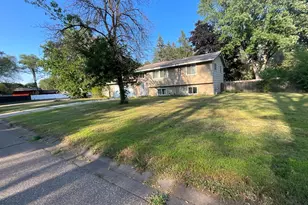 7308 Fremont Ave N, Brooklyn Park, MN 55444 - Photo 11