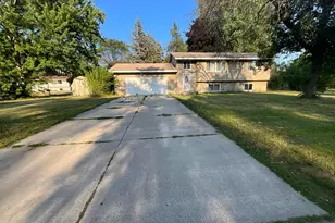 7308 Fremont Ave N, Brooklyn Park, MN 55444 - Photo 5