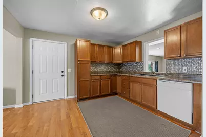 1000 W Lyon Avenue, Lake City, MN 55041 - Photo 9