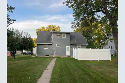 906 15th Street S, Benson, MN 56215 - Photo 5