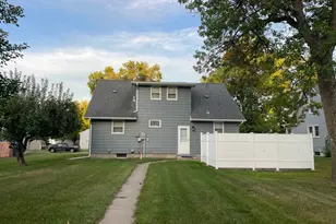 906 15th St S, Benson, MN 56215 - Photo 5