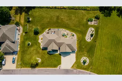864 Goves Way, Madelia, MN 56062 - Photo 5
