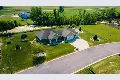 864 Goves Way, Madelia, MN 56062 - Photo 3