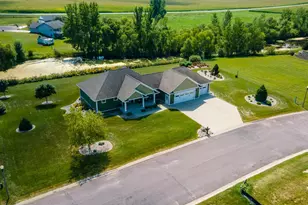864 Goves Way, Madelia, MN 56062 - Photo 3