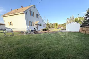 727 S 7th St, La Crescent, MN 55947 - Photo 13