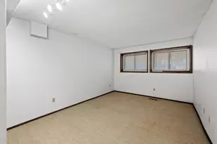 8948 Neill Lake Rd, Eden Prairie, MN 55347 - Photo 19