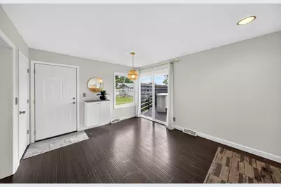 402 Sunset Court NE, Stewartville, MN 55976 - Photo 9