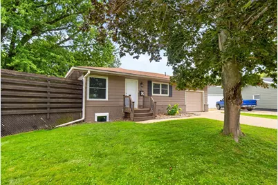 402 Sunset Court NE, Stewartville, MN 55976 - Photo 3
