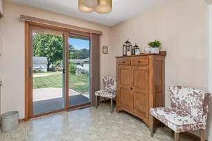948 Main St S, Shakopee, MN 55379 - Photo 11