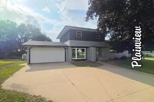 420 5th St SW, Plainview, MN 55964 - Photo 1
