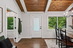 18065 Berry Ln, Wayzata, MN 55391 - Photo 5