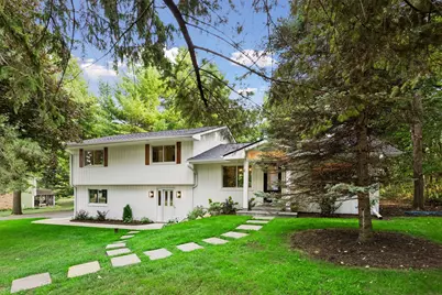 18065 Berry Lane, Wayzata, MN 55391 - Photo 3
