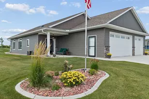 1352 Bradford St SE, Hutchinson, MN 55350 - Photo 23