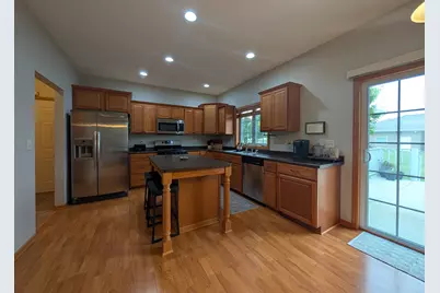 501 Mercedes Drive, Marshall, MN 56258 - Photo 7
