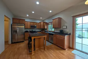 501 Mercedes Dr, Marshall, MN 56258 - Photo 7