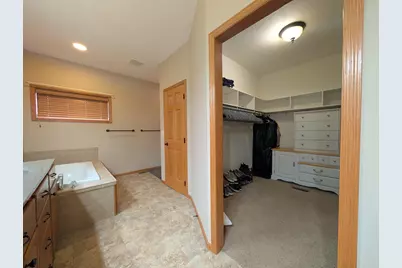 501 Mercedes Drive, Marshall, MN 56258 - Photo 9