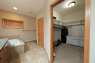 501 Mercedes Dr, Marshall, MN 56258 - Photo 9