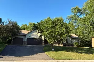 900 Ferndale St S, Maplewood, MN 55119 - Photo 1