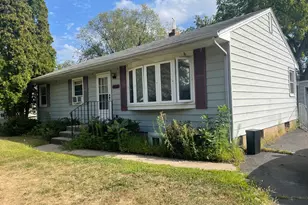 150 Roselawn Ave E, Maplewood, MN 55117 - Photo 1