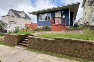 719 Garfield St, Eveleth, MN 55734 - Photo 1