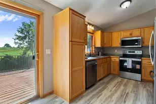 805 Pond View Ct, Braham, MN 55006 - Photo 7